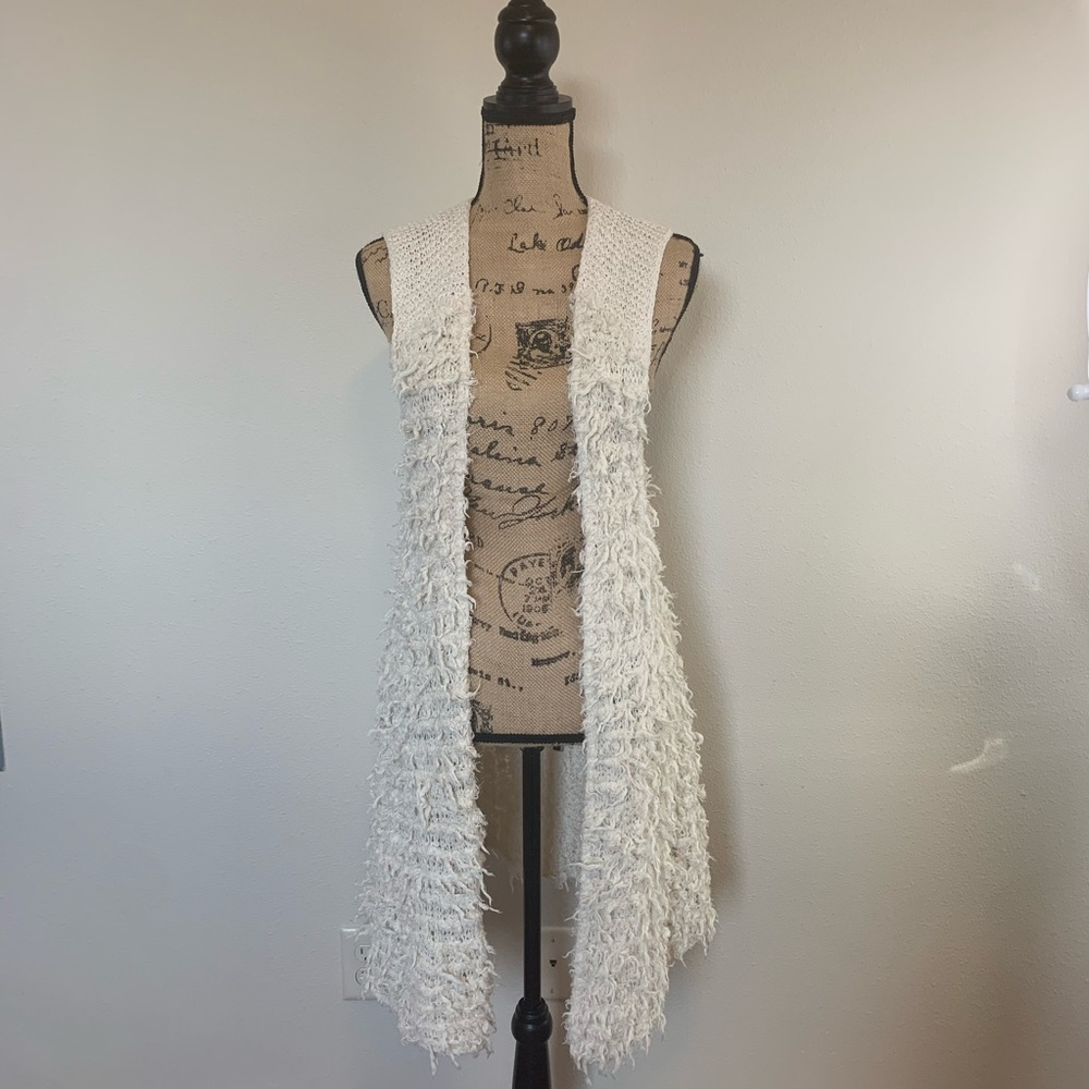 EUC White shaggy sleeveless Free People cardigan